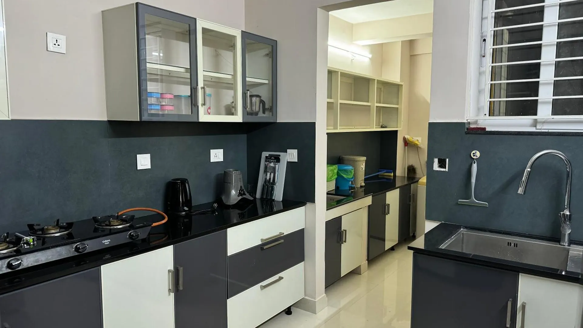 טריואנדרום Aami Dhivahi Guest House 0*,  הודו